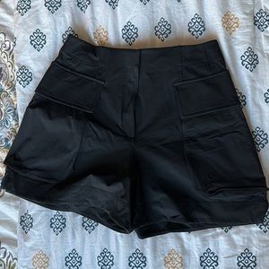 Lululemon relax fit super hi-rise cargos shorts
